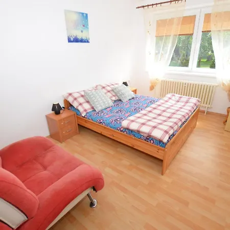 Cozy In Eastern Bohemia Near Town Center Apartment *